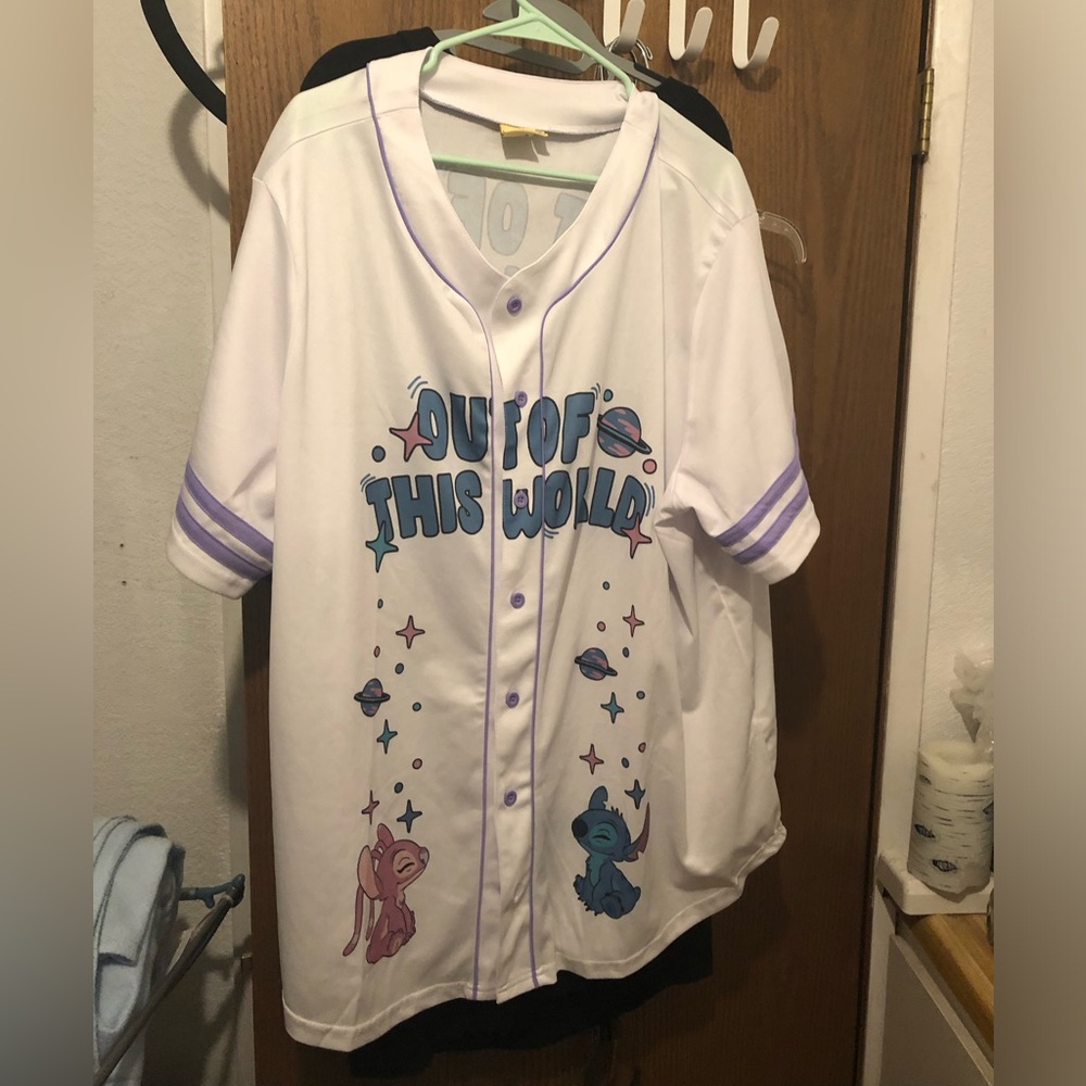 NEW!!!🎠Disney Stitch 'Out of This World' Jersey- 43A $30 or $25 w/offer